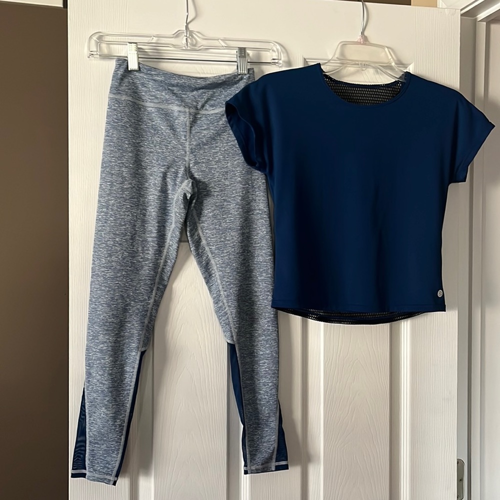 Like new! Girls lightweight active wear. Size 8-10